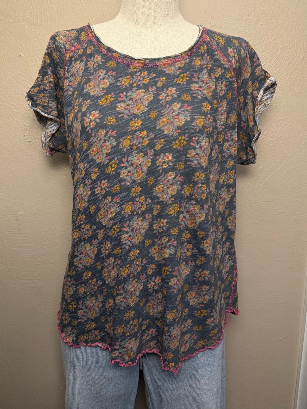 The Natural Life Lily Cotton Short Sleeve Tee Shirt Floral Pink lettuce Trim LG